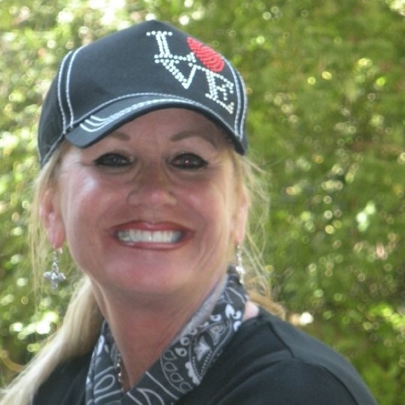 Meet your Posher, Dawn POSH AMBASSADOR/TOP RATED - Picture 12 of 16